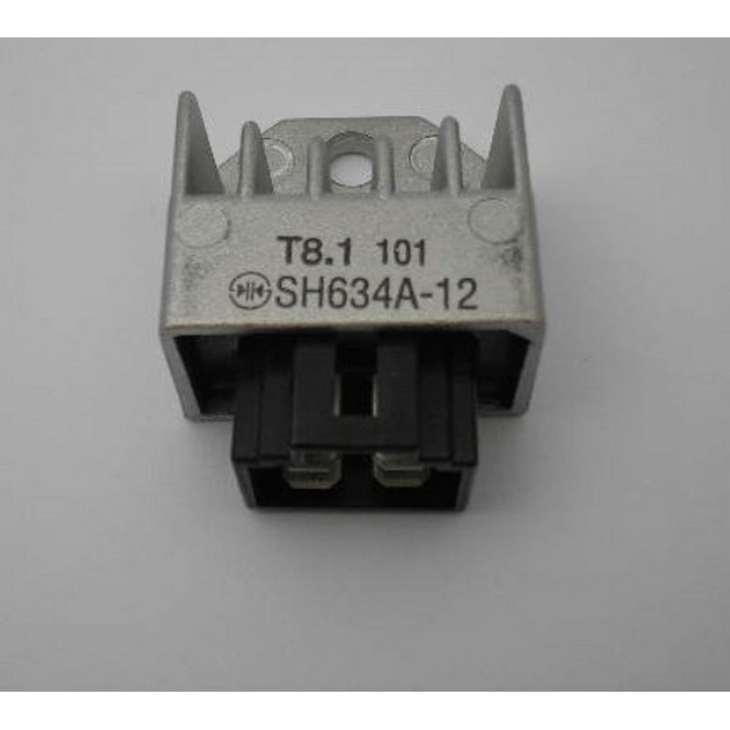 Regolatore di tensione...