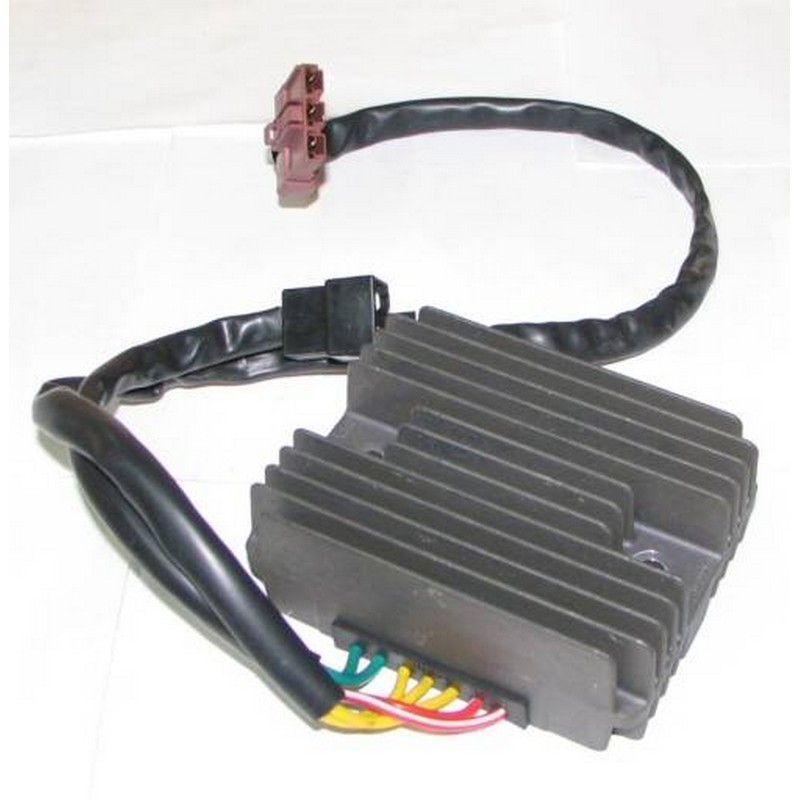 REGOLATORE DI TENSIONE...